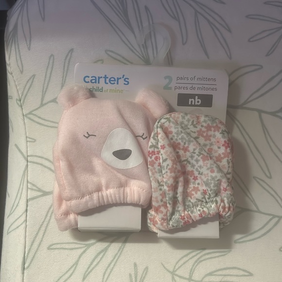 Newborn mittens - Picture 1 of 2